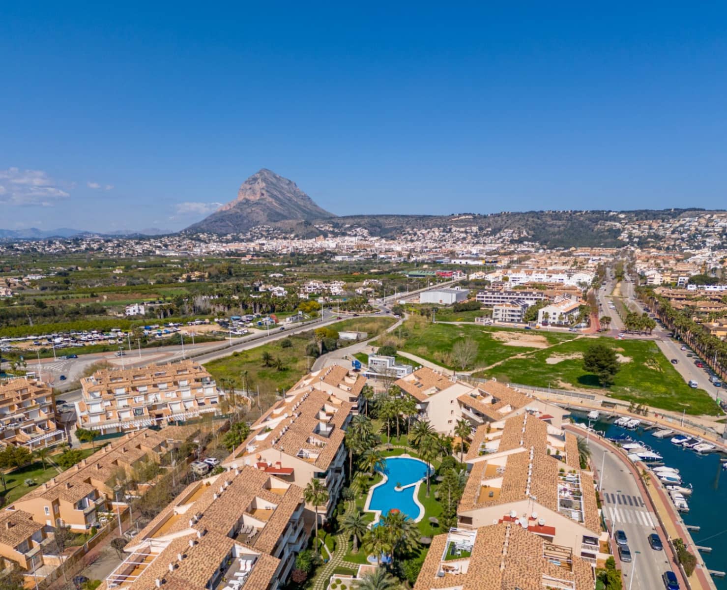 4 sypialnia Apartament na sprzedaż w Arenal z basenem garażem - 599 000 € (Ref: 9041865)