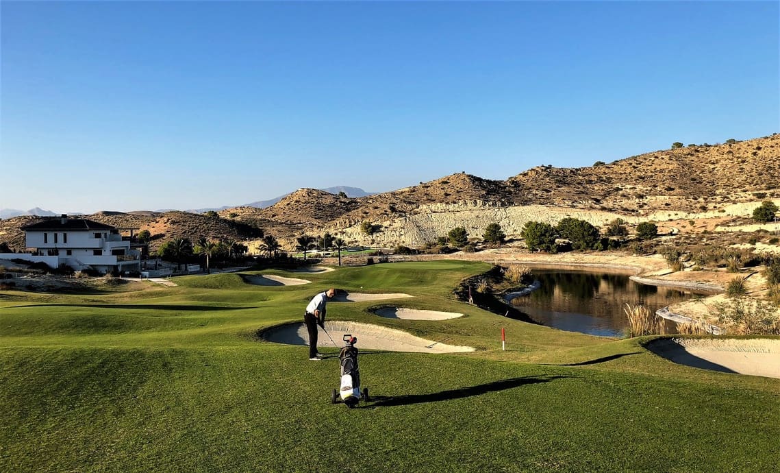 3 chambre Villa/Maison à vendre à Monforte del Cid avec piscine garage - 559 000 € (Ref: 9143353)