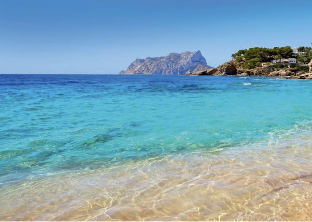 3 slaapkamer Villa te koop in Monforte del Cid met zwembad garage - € 599.000 (Ref: 9177582)