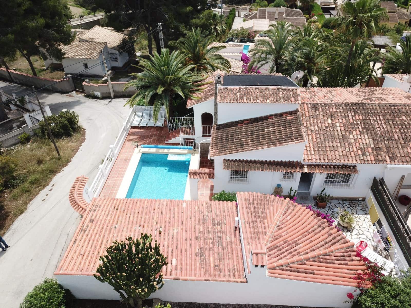 3 soveværelse Semi-Rækkehus til salg i Moraira med swimmingpool - € 535.000 (Ref: 9184986)