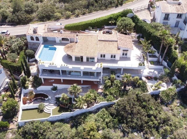 5 soveværelse Villa til salg i Pego med swimmingpool garage - € 875.000 (Ref: 9343081)