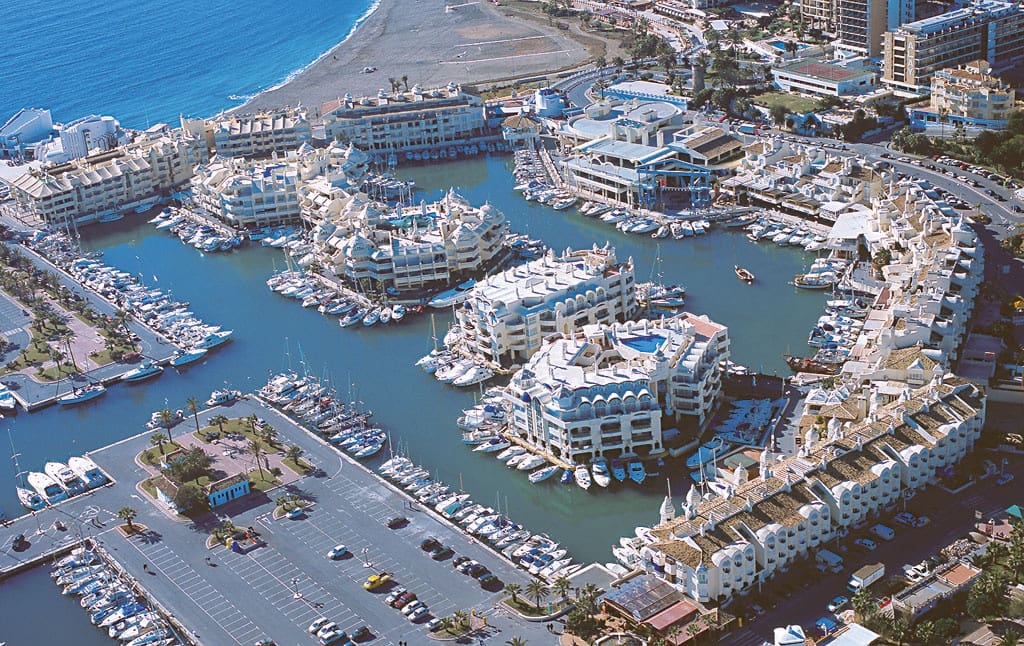 5 slaapkamer Villa te koop in Marbella met zwembad garage - € 6.100.000 (Ref: 9460734)