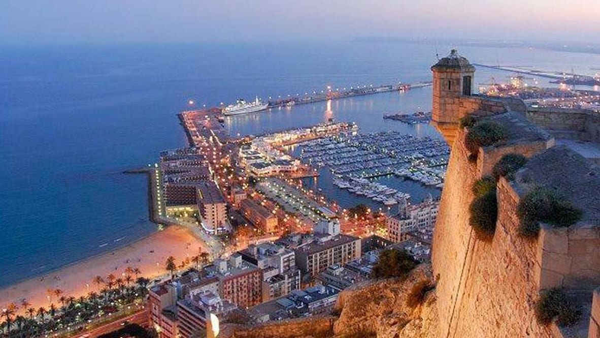 3 soveværelse Lejlighed til salg i Alicante by - € 275.000 (Ref: 9559743)