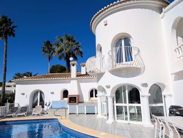 3 soveværelse Villa til salg i Moraira, Teulada-Moraira med swimmingpool - € 1.100.000 (Ref: 9972499)