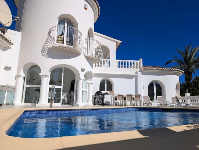 3 soveværelse Villa til salg i Moraira, Teulada-Moraira med swimmingpool - € 1.100.000 (Ref: 9972499)
