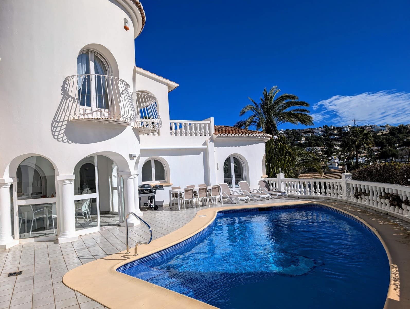 3 soveværelse Villa til salg i Moraira med swimmingpool - € 1.100.000 (Ref: 9972499)