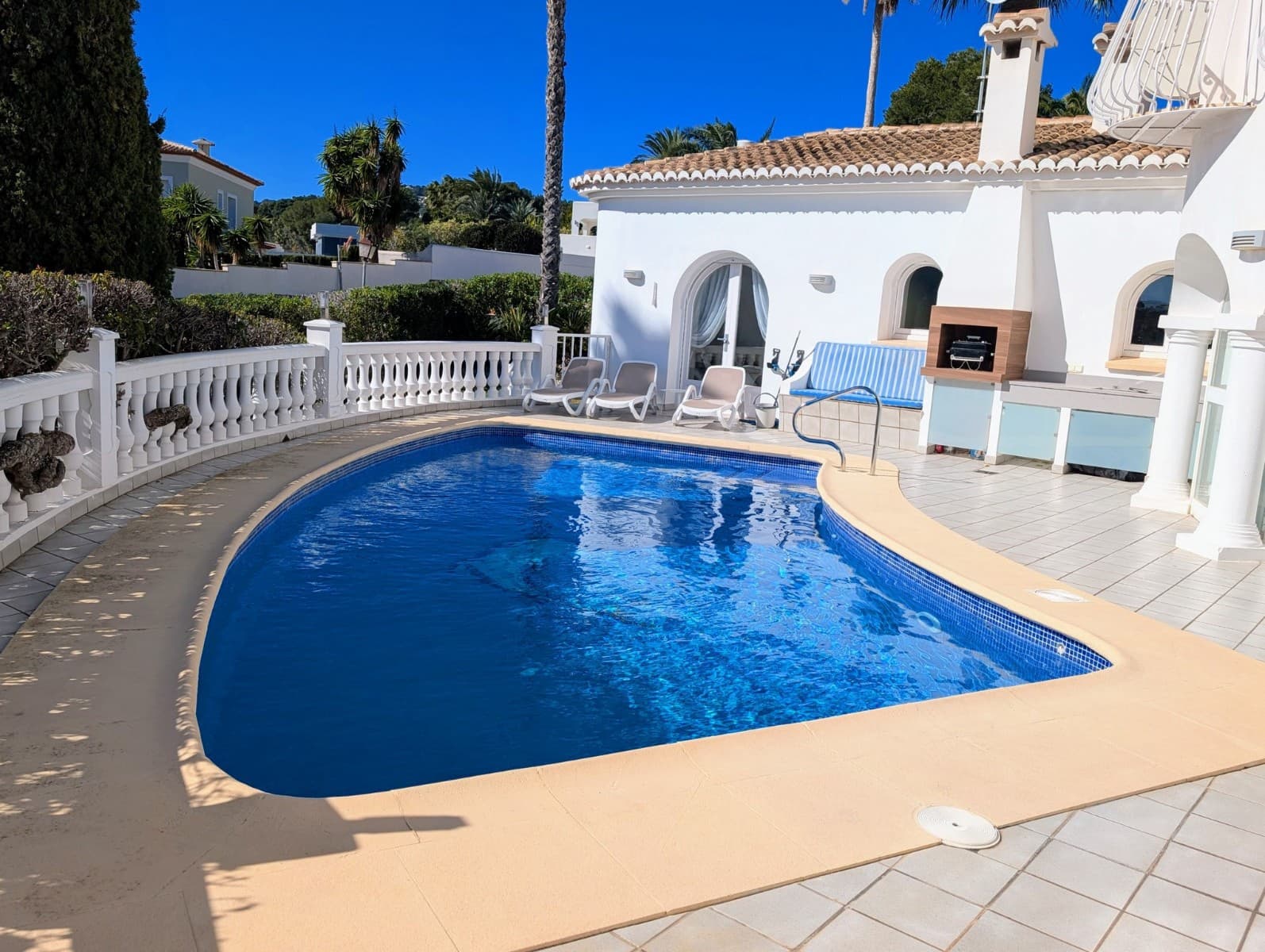 3 soveværelse Villa til salg i Moraira med swimmingpool - € 1.100.000 (Ref: 9972499)