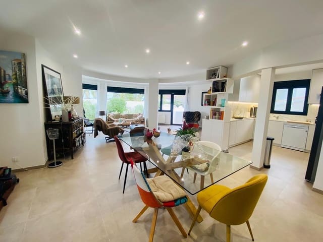 Chalet de 2 habitaciones en Dénia en venta con piscina garaje - 699.000 € (Ref: 9972503)