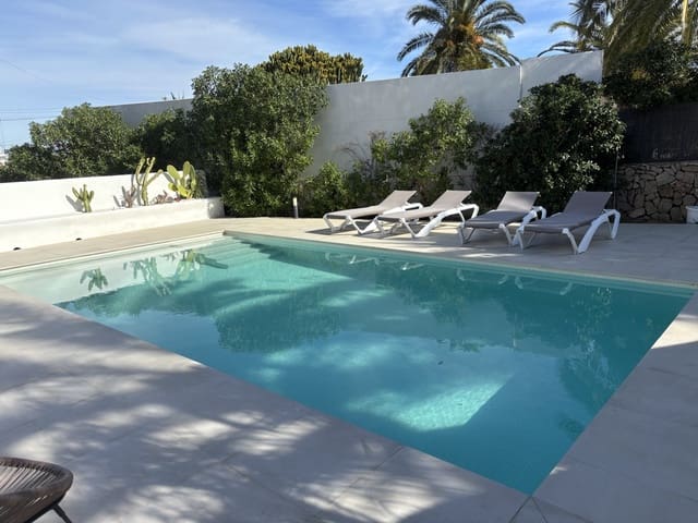 Chalet de 2 habitaciones en Dénia en venta con piscina garaje - 699.000 € (Ref: 9972503)