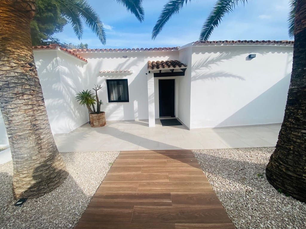 2 sovrum Villa till salu i Denia med pool garage - 699 000 € (Ref: 9972503)