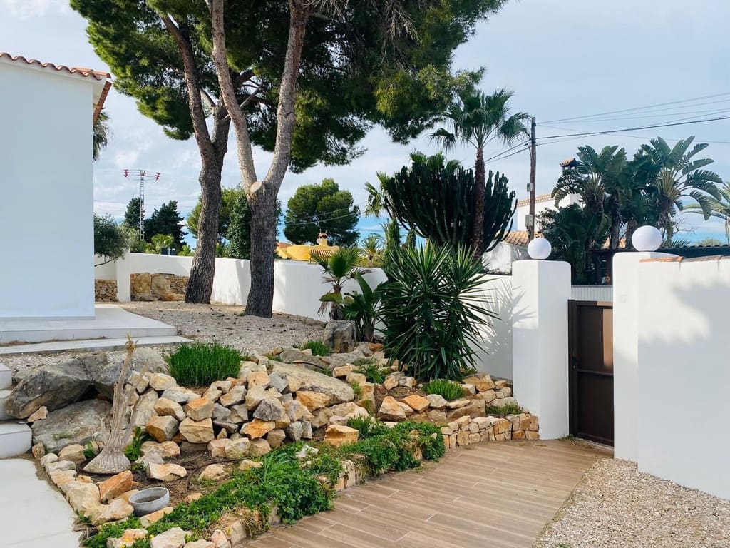2 sovrum Villa till salu i Denia med pool garage - 699 000 € (Ref: 9972503)