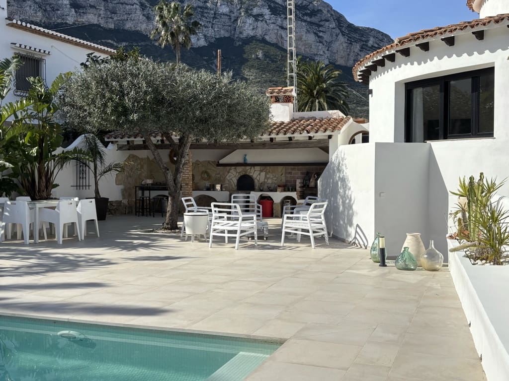 2 sovrum Villa till salu i Denia med pool garage - 699 000 € (Ref: 9972503)