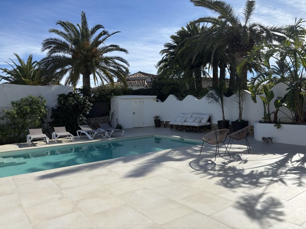 2 sovrum Villa till salu i Denia med pool garage - 699 000 € (Ref: 9972503)