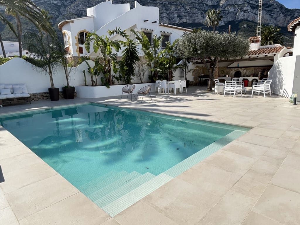 2 sovrum Villa till salu i Denia med pool garage - 699 000 € (Ref: 9972503)