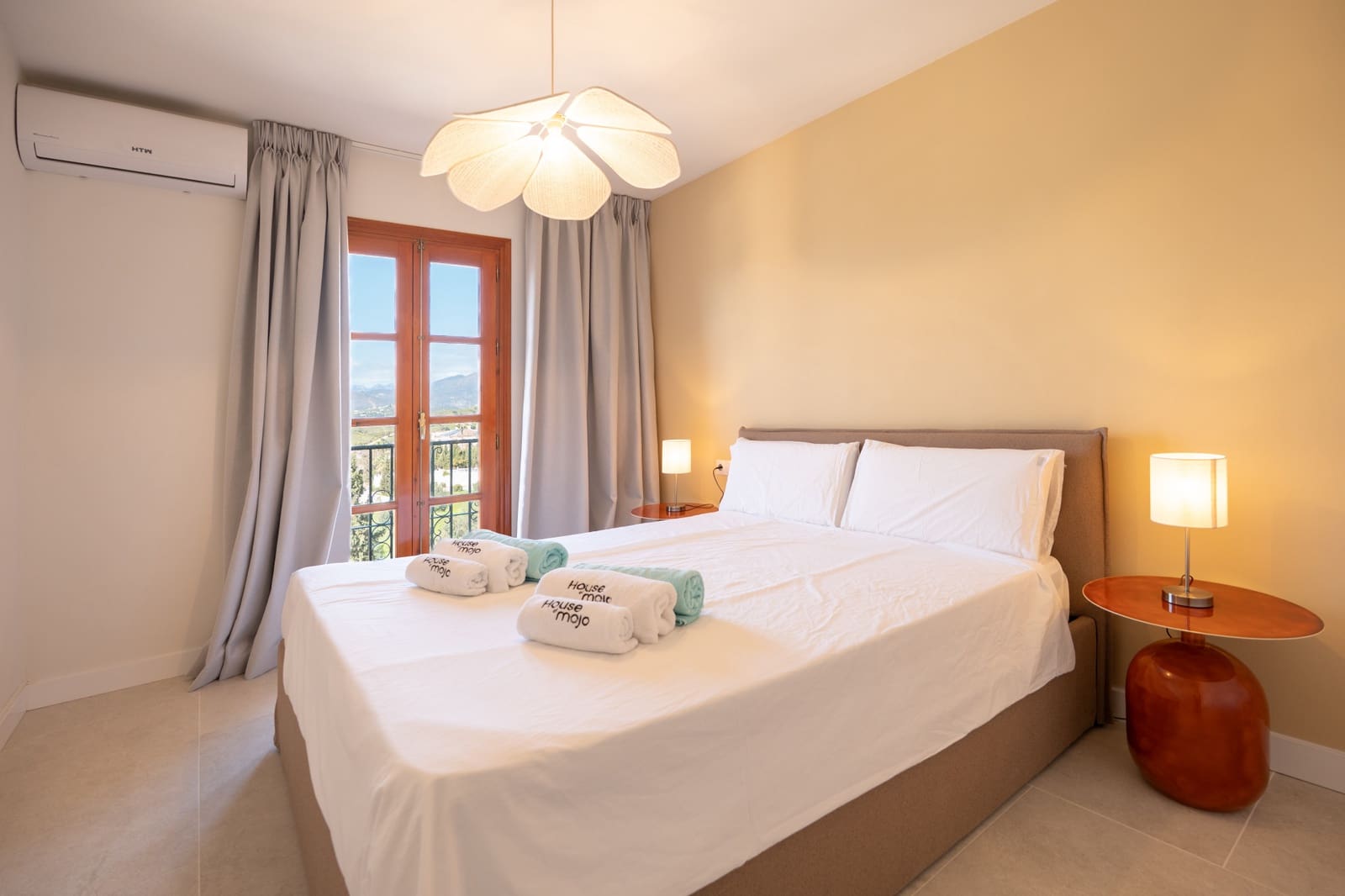 2 bedroom Apartment for sale in Mijas Costa with pool - € 395,000 (Ref: 10020666)