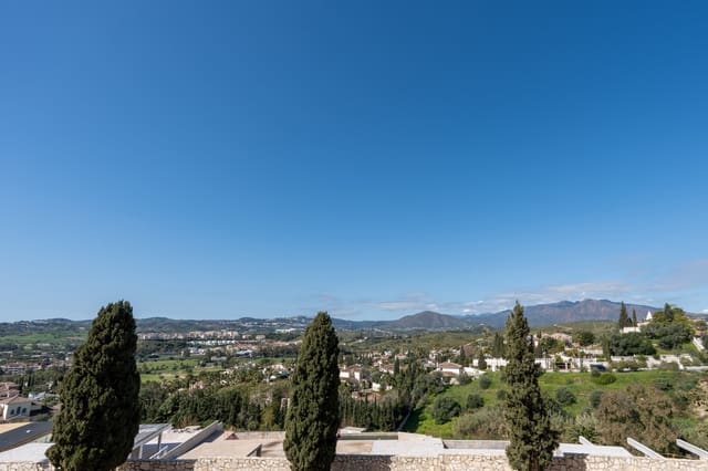 2 bedroom Apartment for sale in Mijas Costa, Mijas with pool - € 395,000 (Ref: 10020666)
