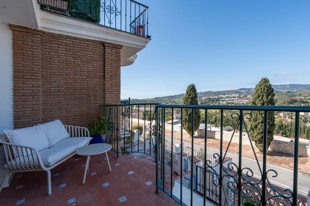 2 bedroom Apartment for sale in Mijas Costa, Mijas with pool - € 395,000 (Ref: 10020666)