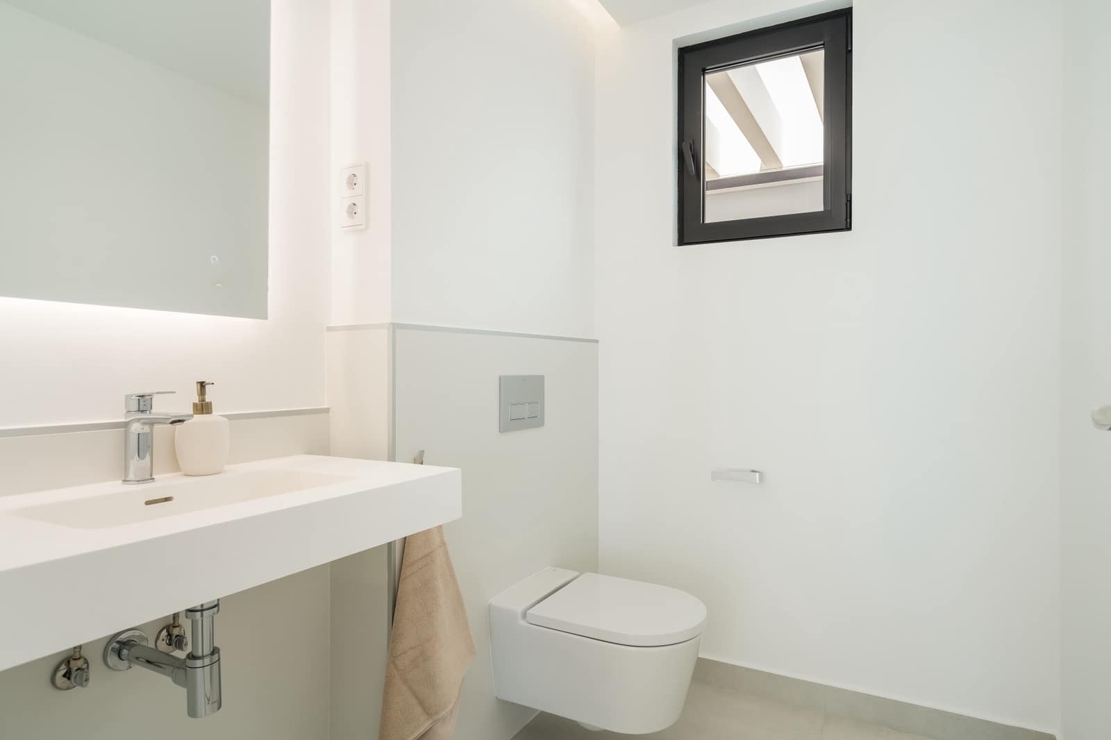 Apartamento de 4 habitaciones en Benalmadena Costa en venta con piscina garaje - 2.695.000 € (Ref: 10146761)