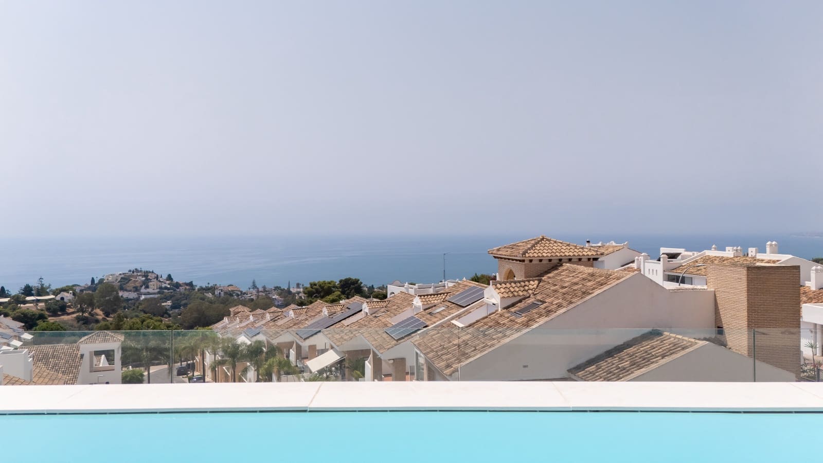 Apartamento de 4 habitaciones en Benalmadena Costa en venta con piscina garaje - 2.695.000 € (Ref: 10146761)