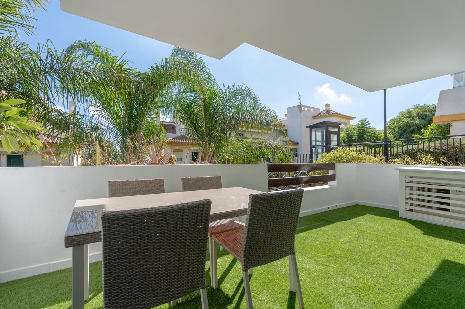 2 sypialnia Apartament na sprzedaż w La Cala de Mijas z basenem garażem - 299 900 € (Ref: 10161257)
