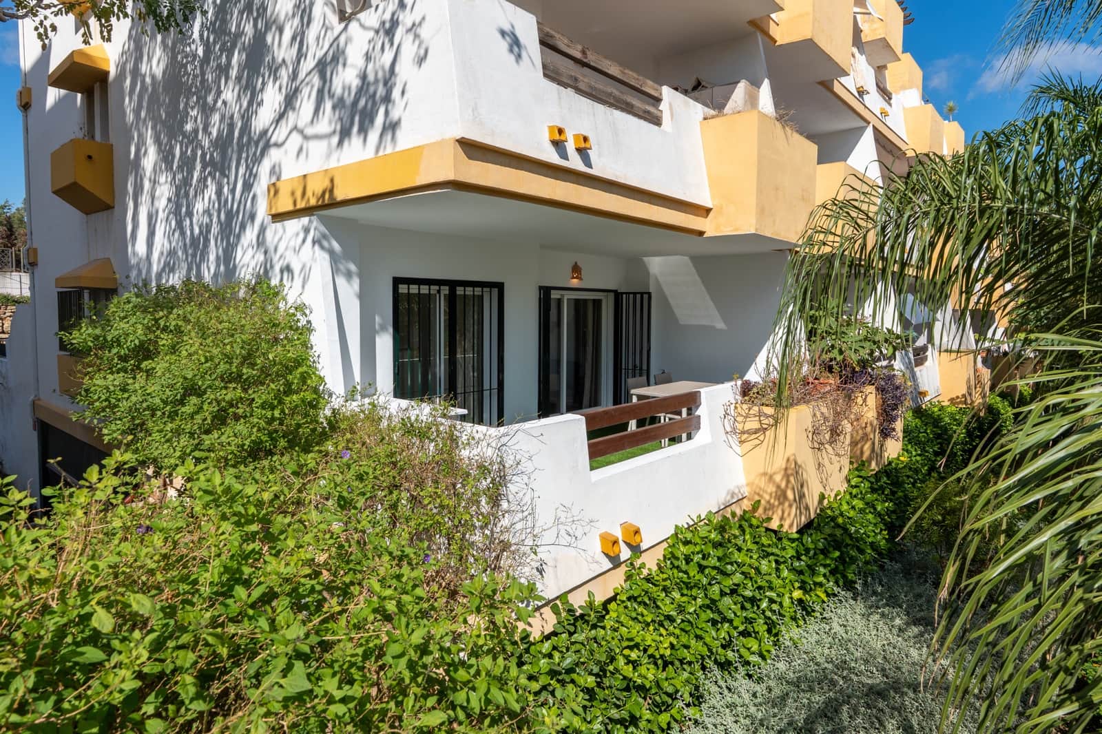 2 sypialnia Apartament na sprzedaż w La Cala de Mijas z basenem garażem - 299 900 € (Ref: 10161257)