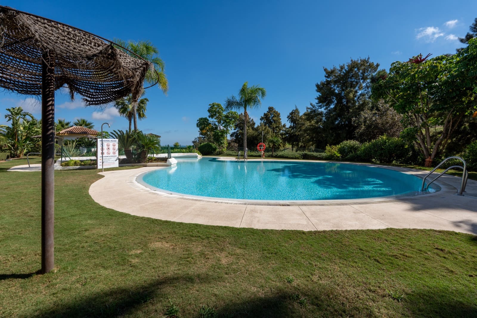 2 sypialnia Apartament na sprzedaż w La Cala de Mijas z basenem garażem - 299 900 € (Ref: 10161257)