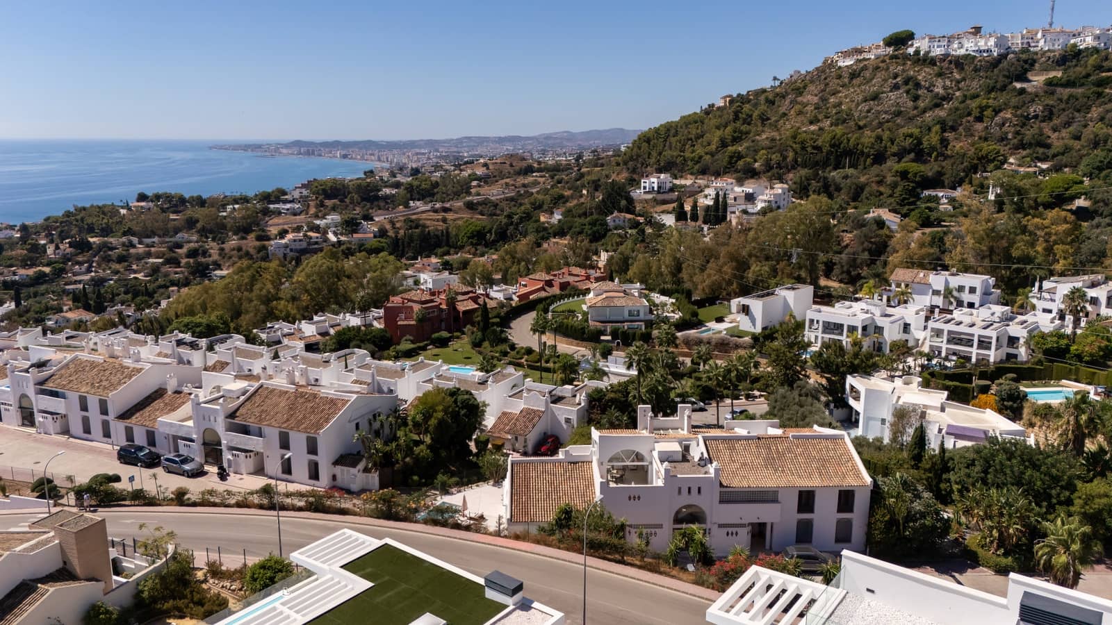 3 sypialnia Dom na sprzedaż w Benalmadena Costa z basenem - 985 000 € (Ref: 10161258)