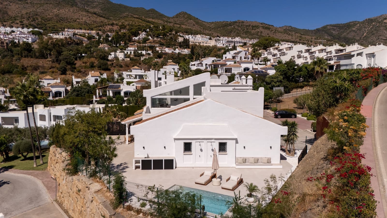 3 sypialnia Dom na sprzedaż w Benalmadena Costa z basenem - 985 000 € (Ref: 10161258)
