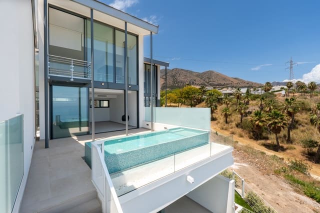 4 sypialnia Willa na sprzedaż w El Higuerón, Fuengirola z basenem garażem - 1 795 000 € (Ref: 9062735)