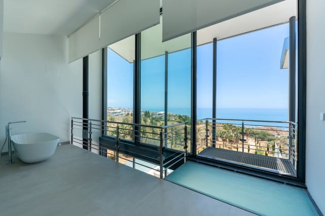 4 sypialnia Willa na sprzedaż w El Higuerón, Fuengirola z basenem garażem - 1 795 000 € (Ref: 9062735)