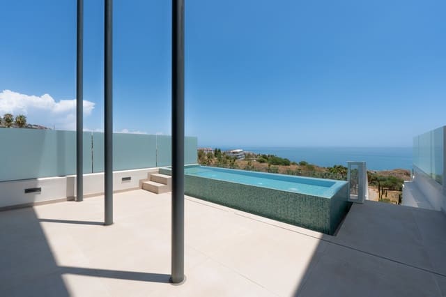 4 sypialnia Willa na sprzedaż w El Higuerón, Fuengirola z basenem garażem - 1 795 000 € (Ref: 9062735)
