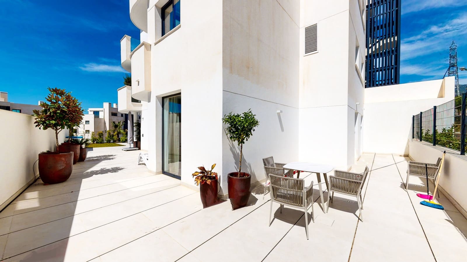 3 bedroom Apartment for sale in Fuengirola with pool garage - € 795,000 (Ref: 9085126)