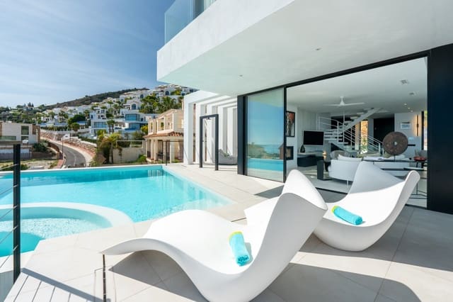 4 sypialnia Willa na sprzedaż w Benalmádena z basenem garażem - 2 200 000 € (Ref: 9085128)