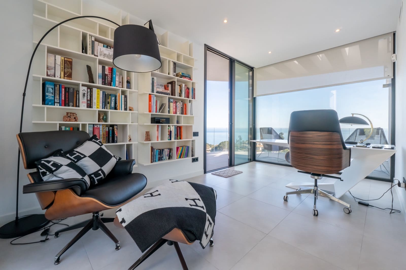 4 bedroom Villa for sale in Benalmadena with pool garage - € 2,200,000 (Ref: 9085128)