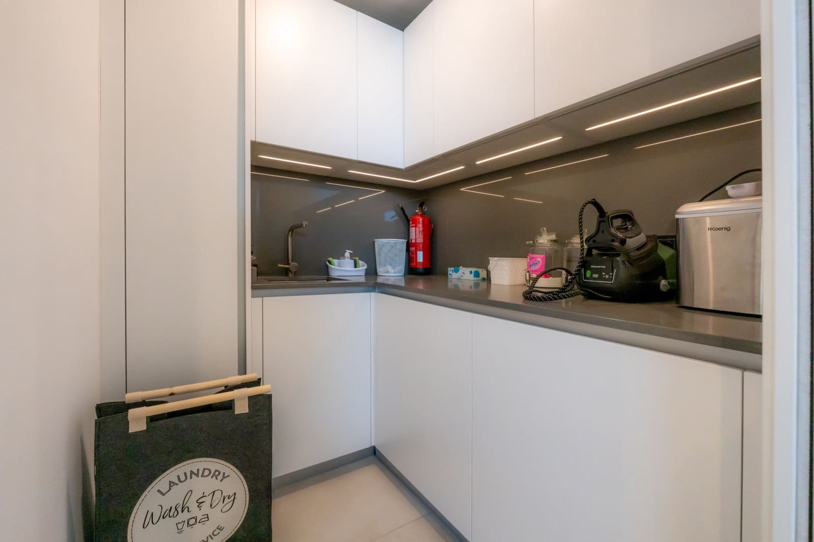 4 bedroom Villa for sale in Benalmadena with pool garage - € 2,200,000 (Ref: 9085128)