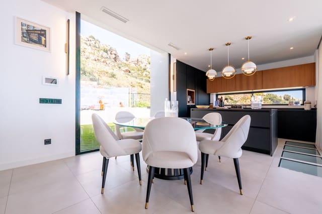 4 sypialnia Willa na sprzedaż w Benalmádena z basenem garażem - 2 200 000 € (Ref: 9085128)