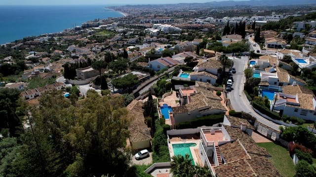 4 sypialnia Willa na sprzedaż w La Capellania, Benalmádena z basenem garażem - 1 275 000 € (Ref: 9115958)