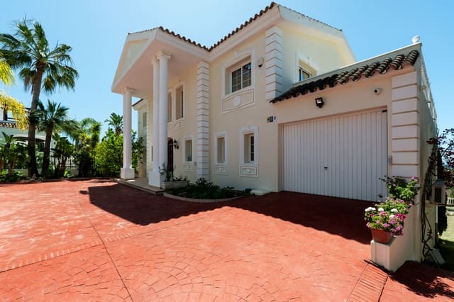 Chalet de 4 habitaciones en Marbella en venta con piscina garaje - 2.490.000 € (Ref: 9115960)