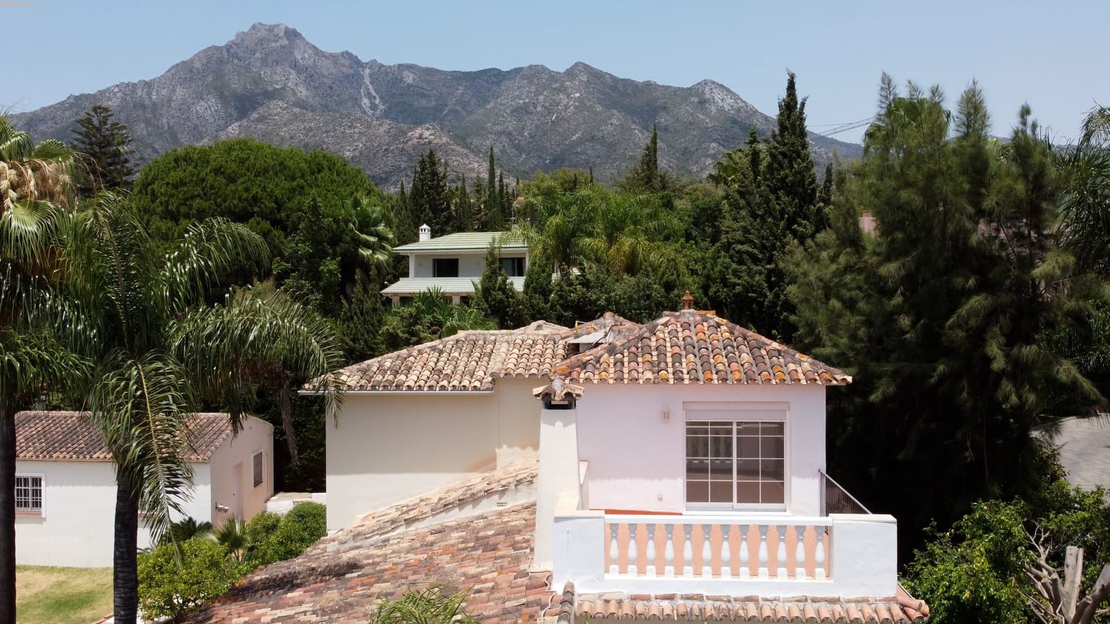 5 soverom Villa til salgs i Marbella med svømmebasseng garasje - € 1 995 000 (Ref: 9115961)