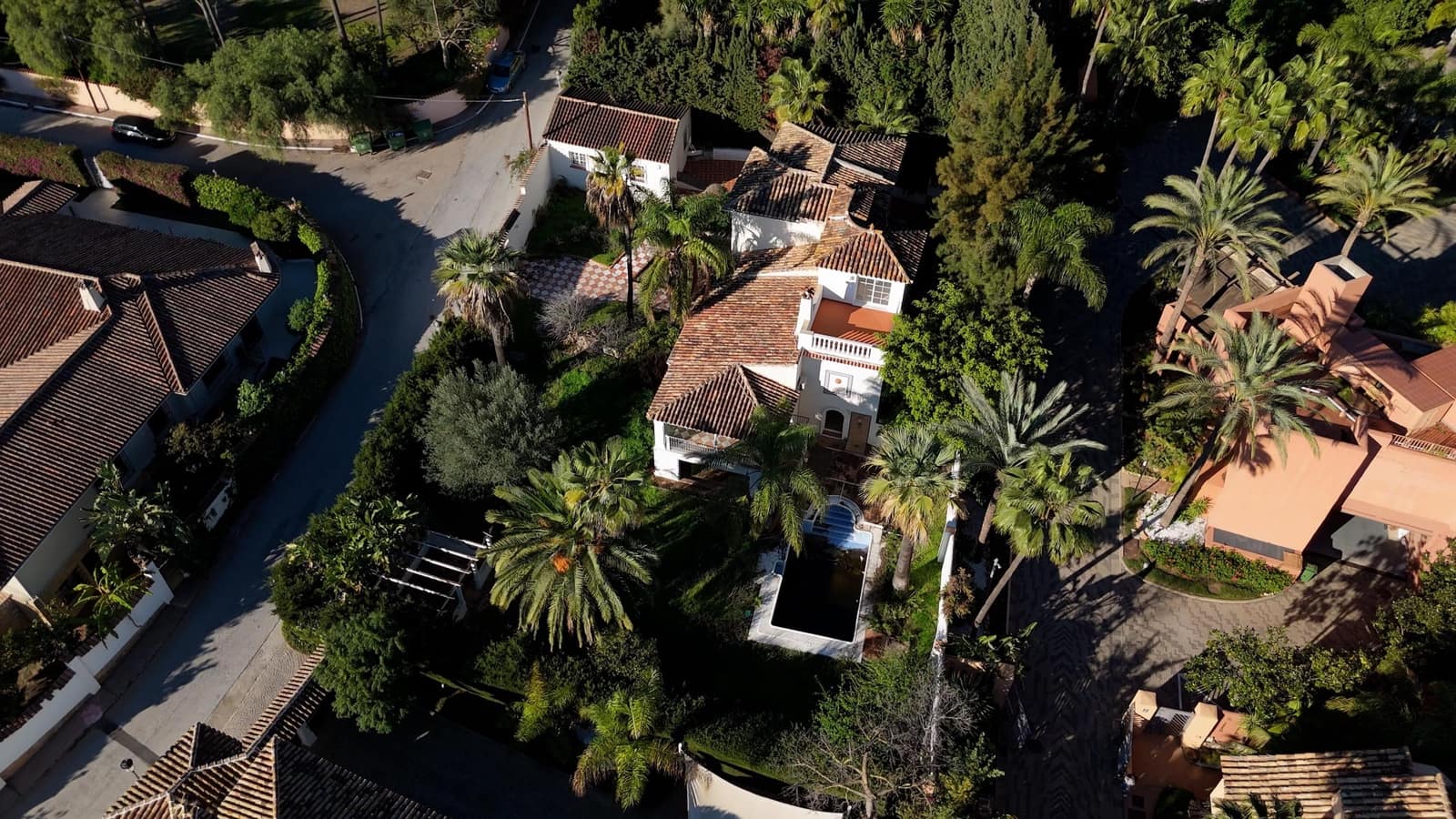 5 soverom Villa til salgs i Marbella med svømmebasseng garasje - € 1 995 000 (Ref: 9115961)