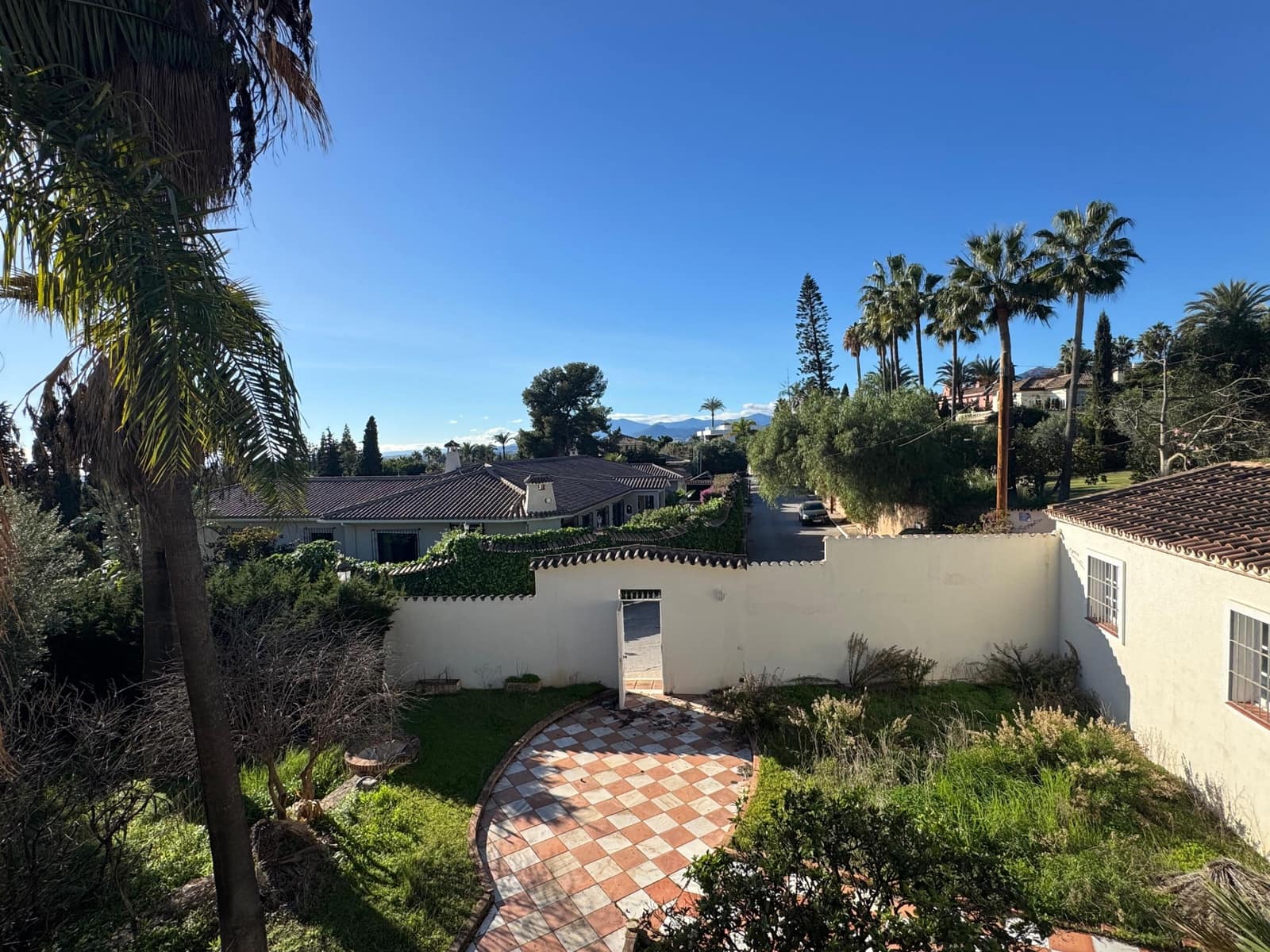 5 soverom Villa til salgs i Marbella med svømmebasseng garasje - € 1 995 000 (Ref: 9115961)