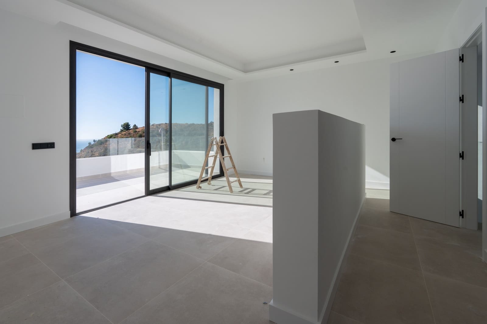 4 soveværelse Villa til salg i Mijas Costa med swimmingpool garage - € 1.939.000 (Ref: 9115962)