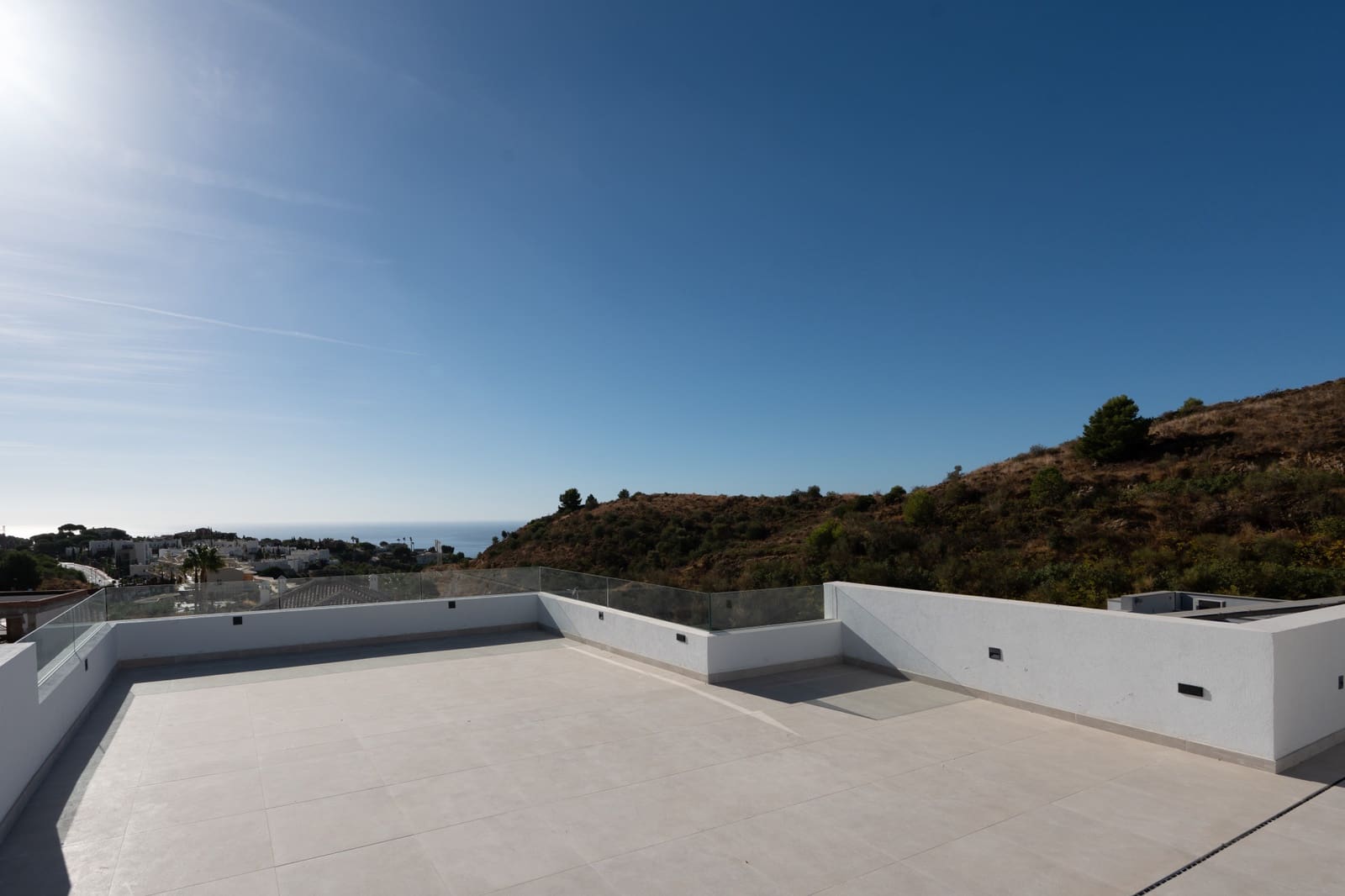 4 soveværelse Villa til salg i Mijas Costa med swimmingpool garage - € 1.939.000 (Ref: 9115962)