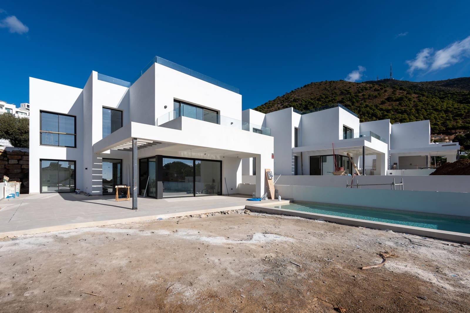 4 soveværelse Villa til salg i Mijas Costa med swimmingpool garage - € 1.939.000 (Ref: 9115962)