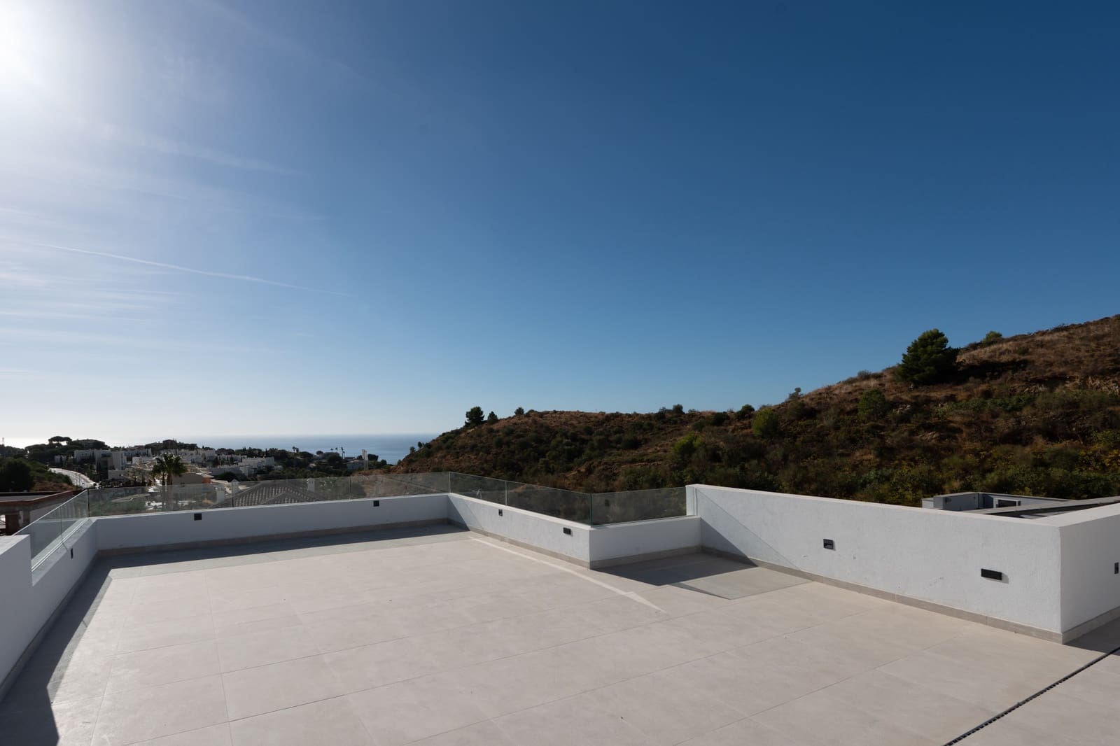 4 soveværelse Villa til salg i Mijas Costa med swimmingpool garage - € 1.939.000 (Ref: 9115962)