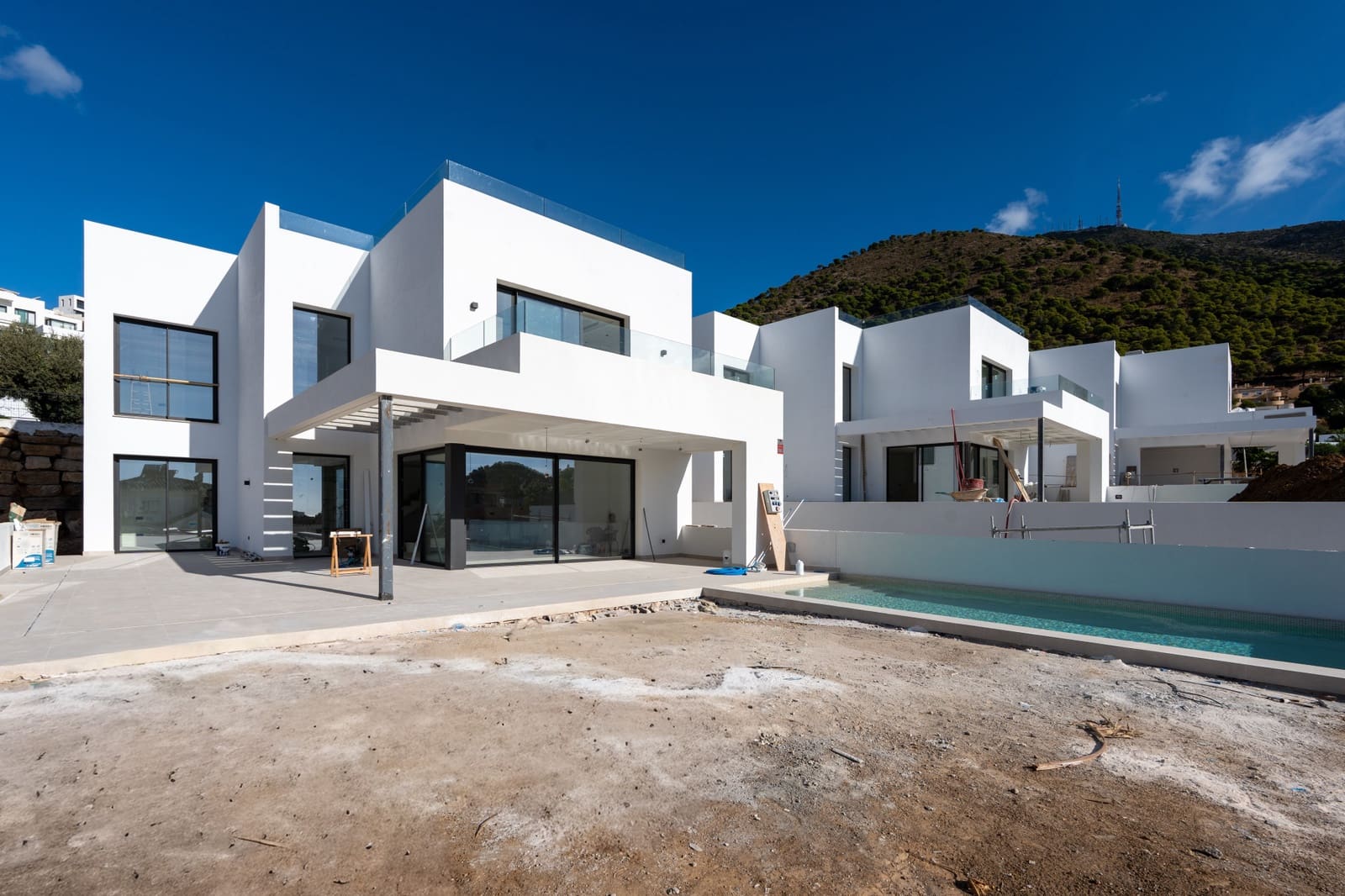 4 soveværelse Villa til salg i Mijas Costa med swimmingpool garage - € 1.939.000 (Ref: 9115962)