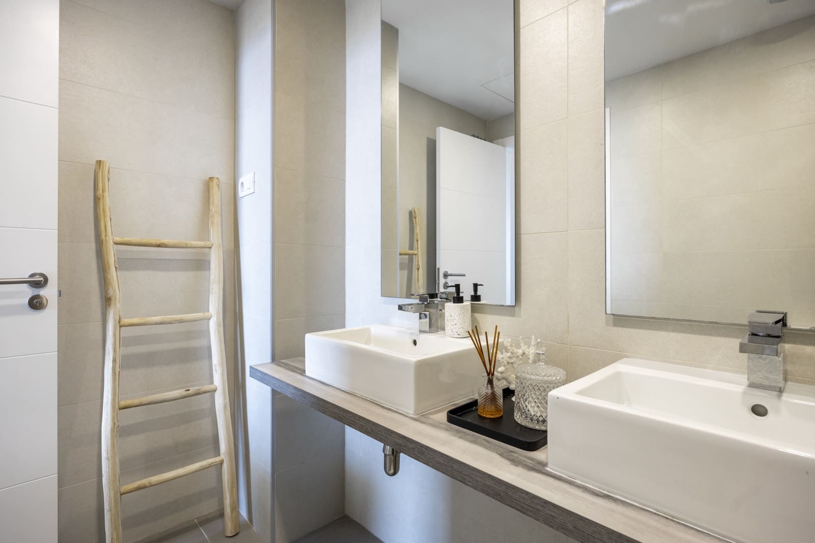 2 slaapkamer Appartement te koop in Benalmadena Costa - € 575.000 (Ref: 9190982)