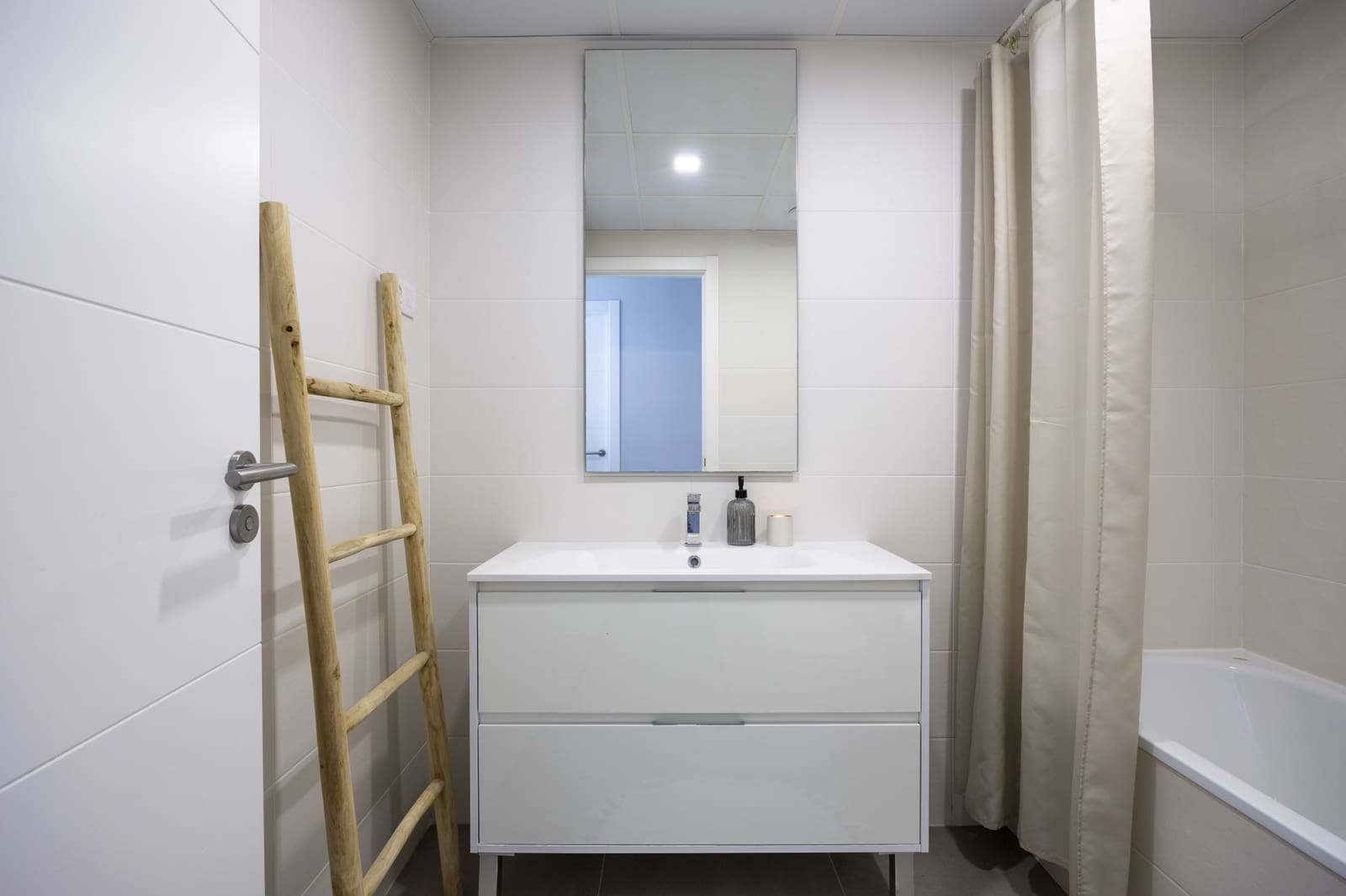 2 slaapkamer Appartement te koop in Benalmadena Costa - € 575.000 (Ref: 9190982)