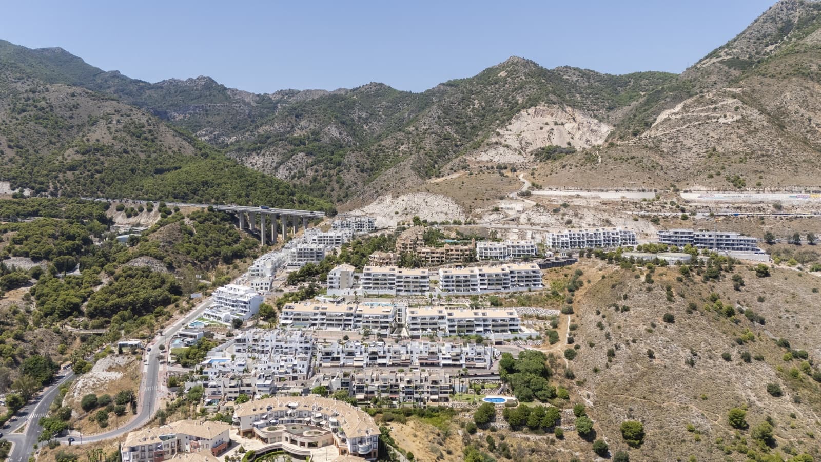 2 slaapkamer Appartement te koop in Benalmadena Costa - € 575.000 (Ref: 9190982)