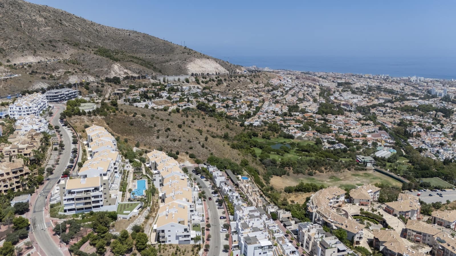 2 slaapkamer Appartement te koop in Benalmadena Costa - € 575.000 (Ref: 9190982)